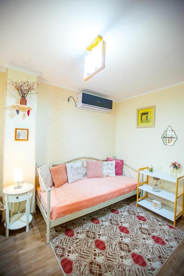Apartments Beautiful Tbilisi On L.Meskhishvili Turn 1 Exterior photo