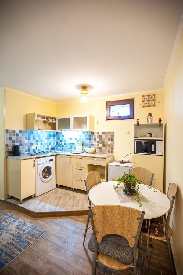 Apartments Beautiful Tbilisi On L.Meskhishvili Turn 1 Exterior photo